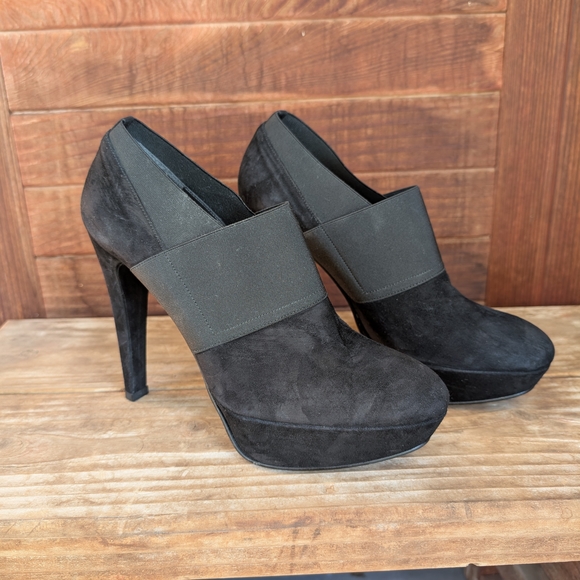 Stuart Weitzman Suede High Heels with Platform and Slip-On Design - Picture 1 of 7